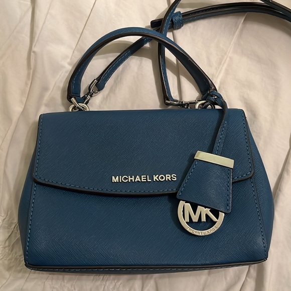 Small Michael Kors Bag - Picture 2 of 7